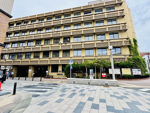 逗子市役所 徒歩9分。 690m