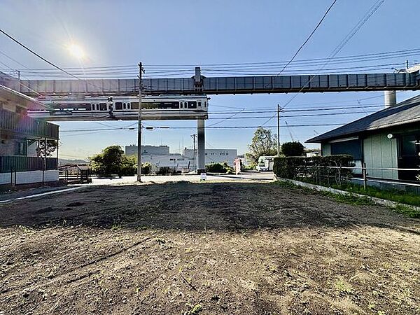 駅の利便性と街の将来性を併せ持つ、広々とした土地。湘南町屋徒歩2分　約160m
