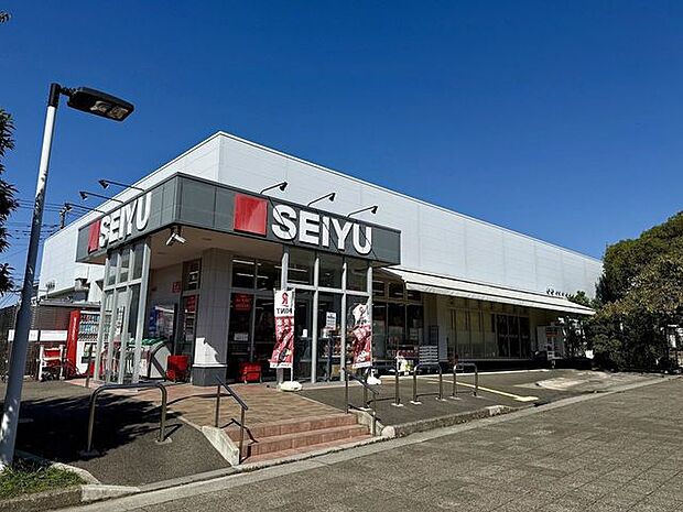 西友七里ガ浜店 徒歩12分。 950m