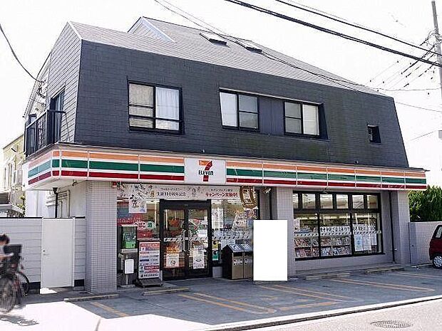 セブン-イレブン 鎌倉稲村ケ崎店 徒歩13分。 1010m