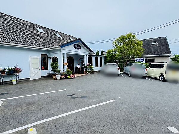「明日の朝食が楽しみになる」そんなお気に入りのパン屋さんがご近所にプレドール本店まで徒歩10分　800m