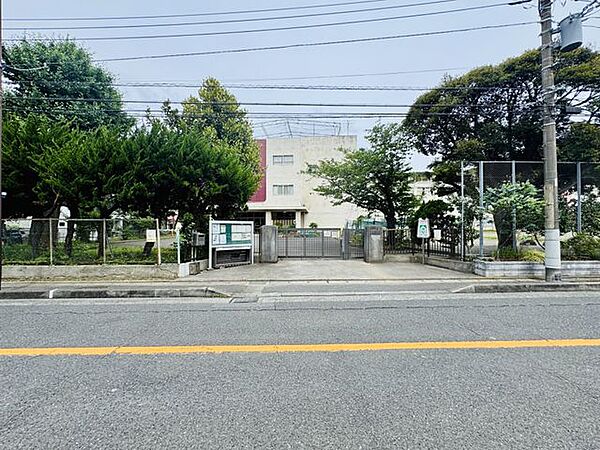 久木小学校 徒歩19分。 1520m
