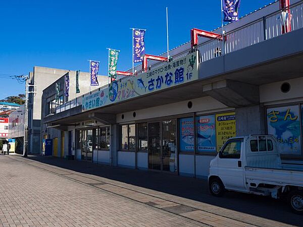 うらりマルシェで三浦野菜を手に入れたら、食べ歩きしながら海を眺めてひと休み車で21分　7.8km