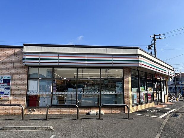 セブイレブン逗子5丁目店 徒歩5分。 330m