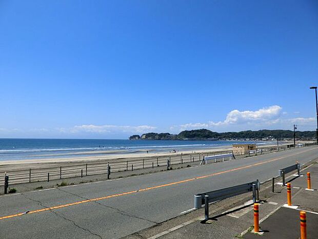 材木座海岸 徒歩13分。 1000m