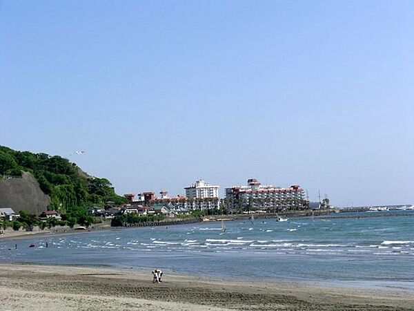 材木座海岸まで車で34分　約7.2km湘南エリア134号沿いドライブも気軽に楽しめますね♪