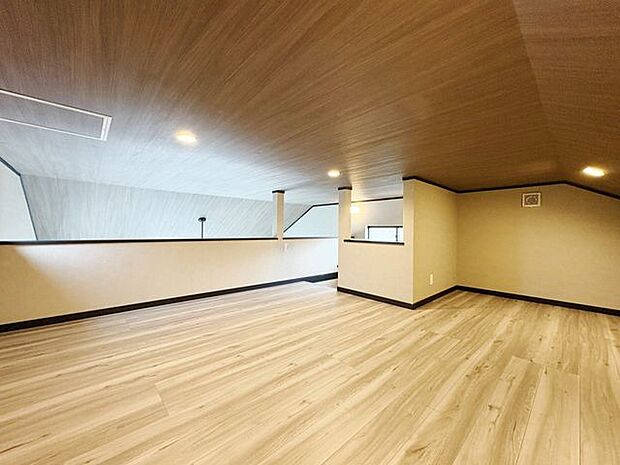 固定階段ロフトがございます。