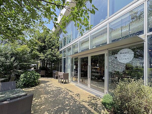 本やコーヒーを片手に、感性を満たす休日☆　湘南T-SITEまで車で41分　16.9km