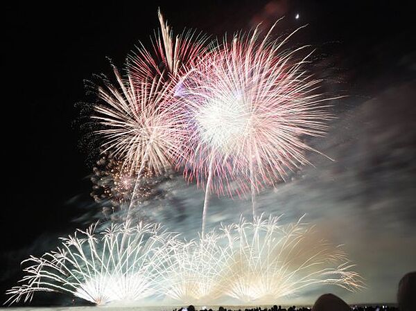 逗子海岸で花火大会も開催されます。