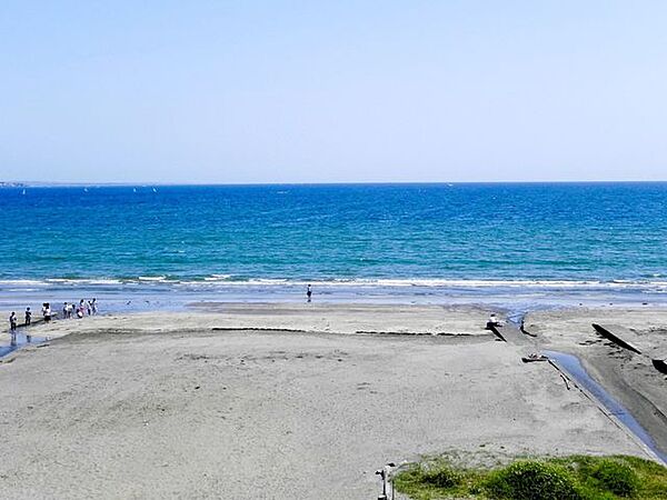 由比ヶ浜海岸 徒歩5分。 400m