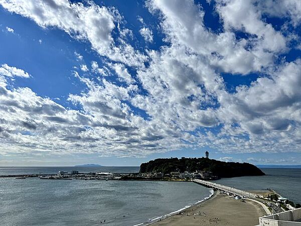 腰越海岸 徒歩6分。 440m