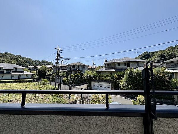 ベランダからの眺めも癒されます。この景色を毎日のものにできるなんて贅沢…！