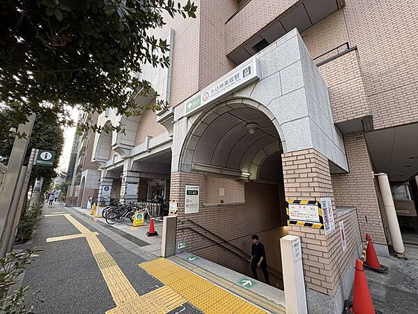 牛込神楽坂駅(東京都交通局 12号大江戸線) 徒歩4分。 320m