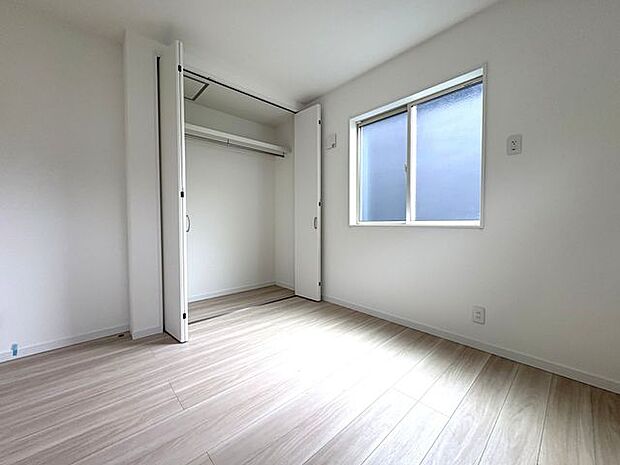 収納付きで、子供部屋や書斎にピッタリな部屋ですね!