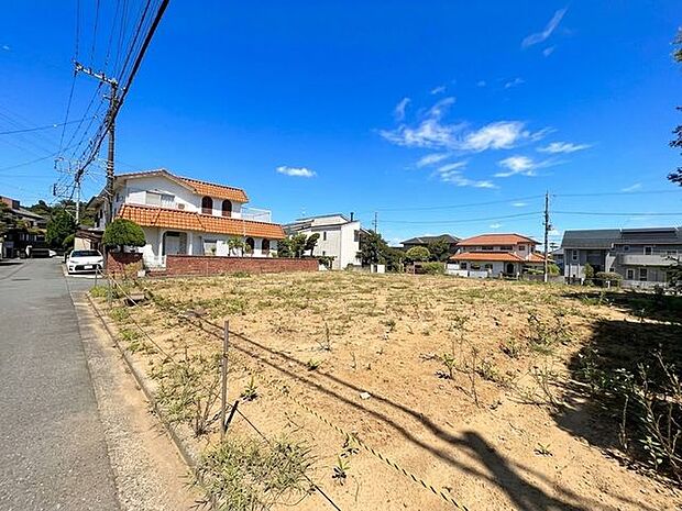 閑静な住宅街。子育ても安心です。