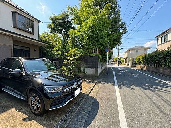 周辺は閑静な住宅街です。子育ても安心ですね。