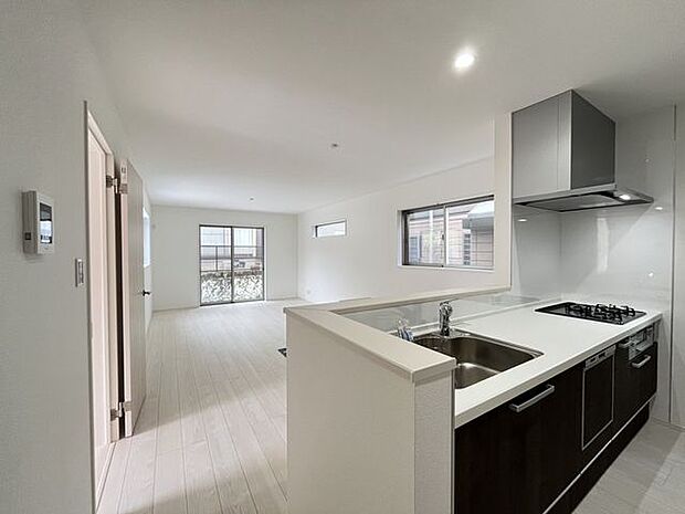 リビングが見渡せるカウンターキッチン