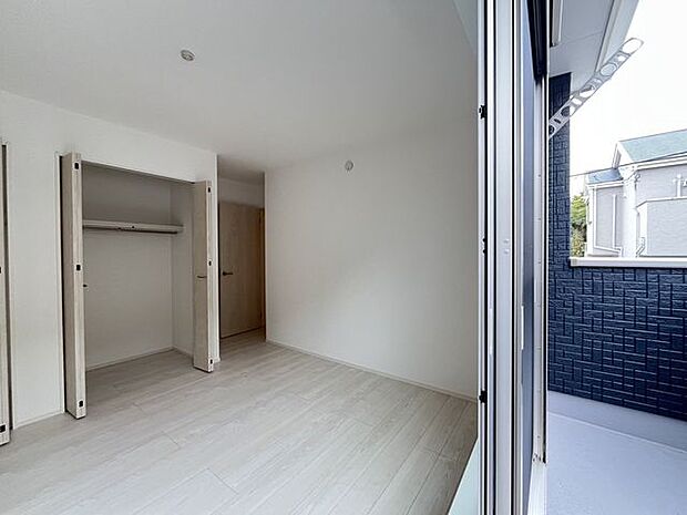 窓を開ければやさしい風、閉めれば静かな安らぎ