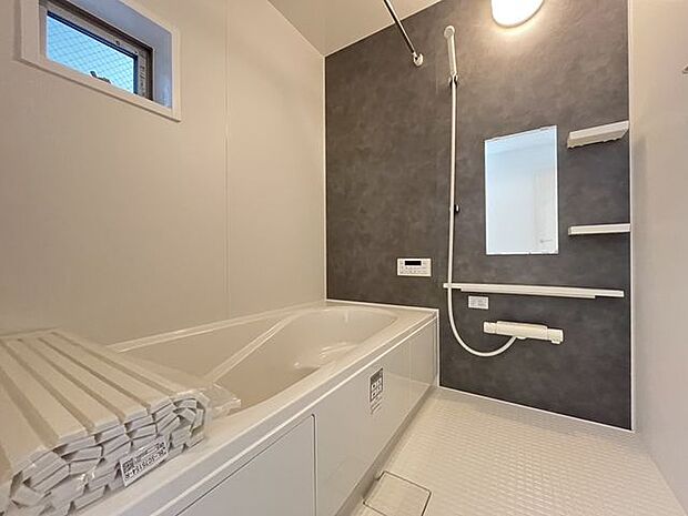 一日の疲れをゆったりと癒す、くつろぎのバスルーム