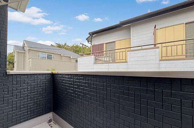 心地よい風と陽射しが入る、暮らしに寄り添うベランダ