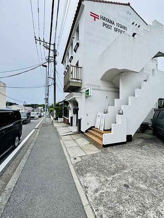 葉山一色郵便局 徒歩144分。 11470m