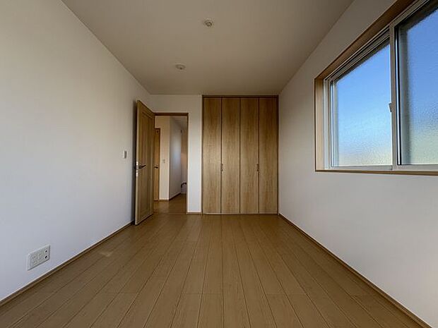 やわらかな陽射しが差し込む、時間の流れまでゆったりと感じられる空間