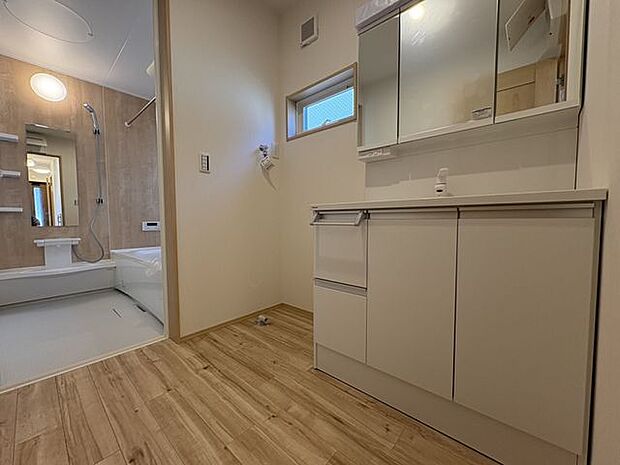 家族全員が心地よく使える、動線の良い洗面室