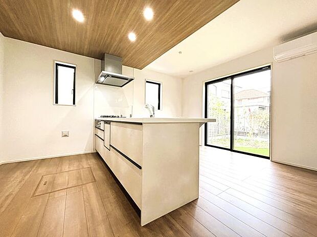 LDK16畳。広々とした快適スペースです。