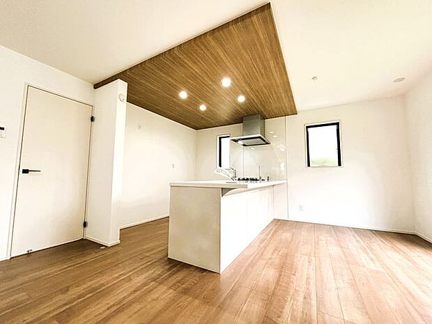 主要採光面が南向きで、1日を通して日当たり良好です。