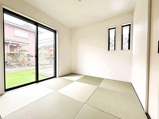 全室南向き。日照が多く、洗濯物がよく乾くので電気代も節約できます♪