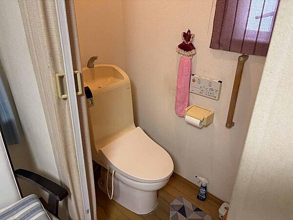 南側はなれの１階洋間トイレ