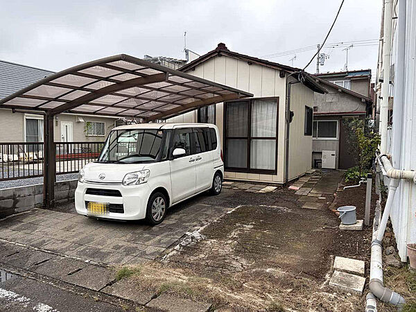 南側の裏通り側