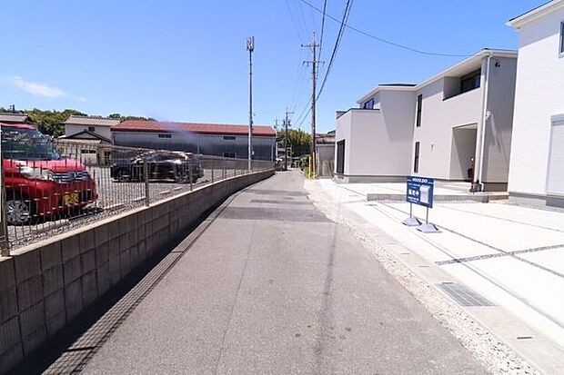 *南側前面道路*