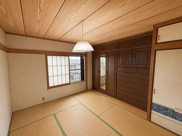 ＊2階6帖和室＊※家具削除加工を行っており、写真はイメージです※