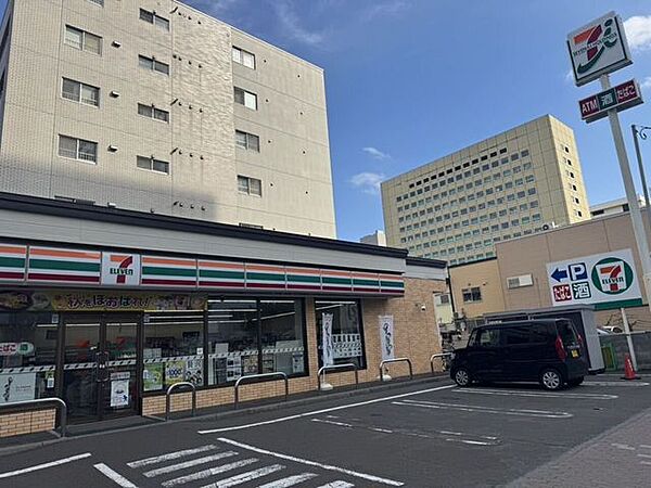 セブンイレブン　札幌医大前店 470m