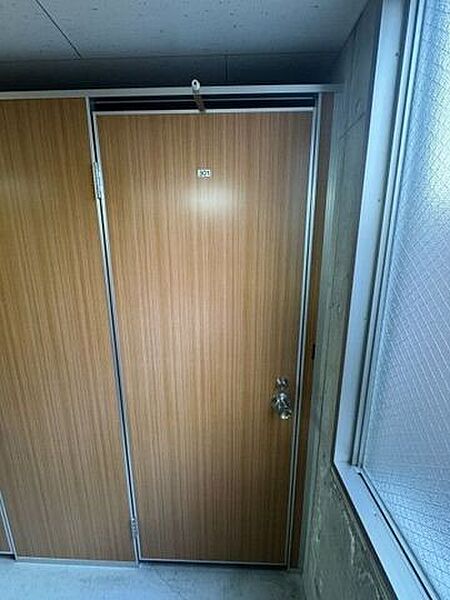 専用トランクルーム完備。季節物や大型レジャー用品もスッキリ収まる独立収納スペース