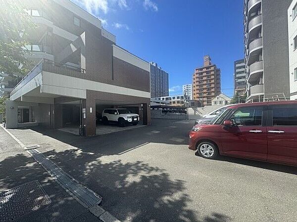 車所有派に嬉しい敷地内駐車場完備(空き状況は都度要確認)