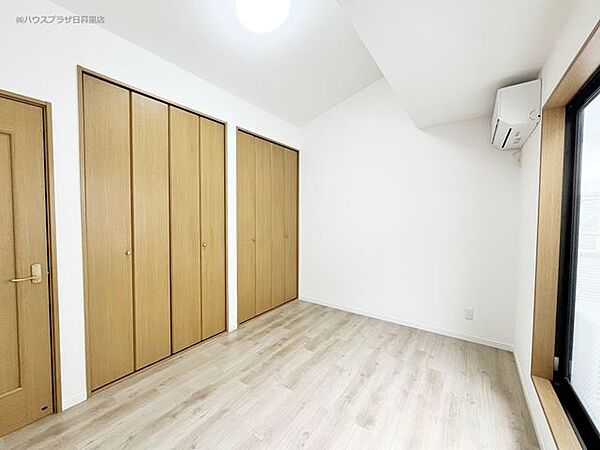 【洋室】採光を確保した、明るく使いやすい洋室です。
