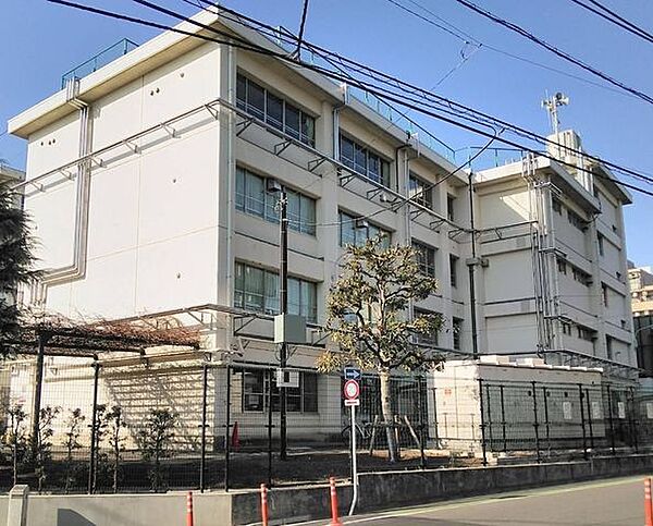 石神井東中学校 1070m