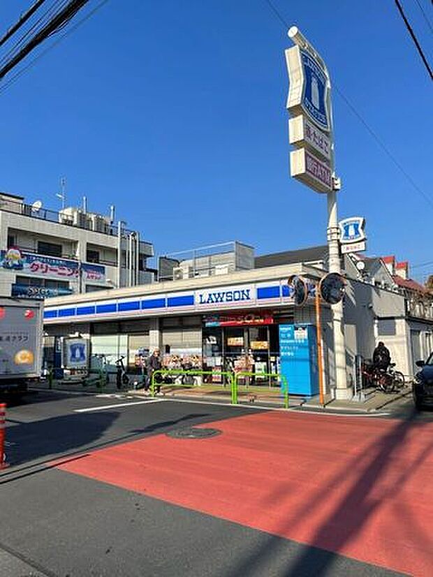 ローソン練馬東大泉5丁目店 690m