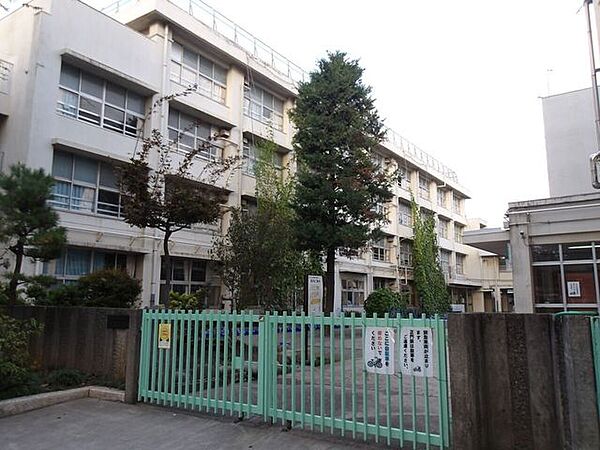 練馬区立上石神井小学校 860m