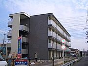 久宝寺駅より徒歩21分 築17年10ヶ月 4階建の賃貸物件