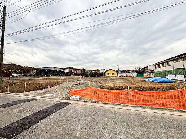 閑静な住宅地の立地の為、気持ちよく過ごすことが出来そうです！やさしい陽とやわらかな風が生活を彩ります　ゆとりがあり、心地よく落ち着いて過ごせる日常は次世代にもつなげていきたい大切な資産です！