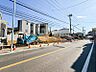 外観：毎日のお散歩も楽しく緑に恵まれた静かな住環境となります！！！伸び伸びスローライフを叶えてくれる物件！自然豊富な季節の移ろいを身近に感じられる環境は空間に彩りを添えておしゃれな住空間を作り上げます！ 