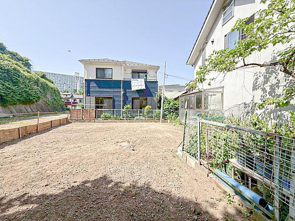 陽射しと心地よい風が自慢の立地！新鮮な空気と光が広がる空間！生活を豊かにする大切なファクターです！　快適な住居がもたらす洗練された充足は生活に満足をあたえ、本当の豊かさを感じることができるでしょう！