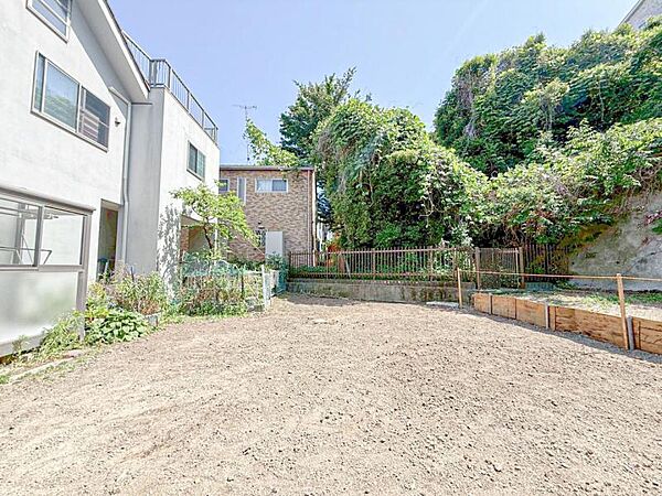 快適な住環境エリアで爽やかな中にも温かみを感じるデザイン！！時と共に装いを変える街の景観も独り占め。採光や開放性に恵まれ、暮らしの夢を育む理想の住まいがここにはあります！この街の景観をお楽しみ下さい。