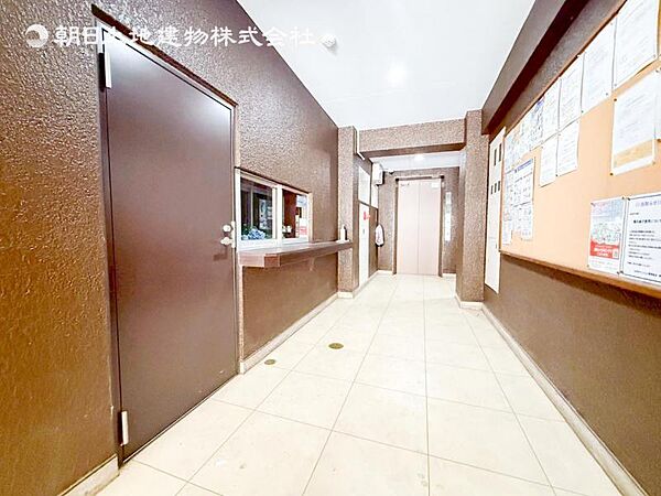 【エントランス】重厚感の溢れるエントランスはマンションの顔！帰宅時、来客時に誇れる空間を演出します！