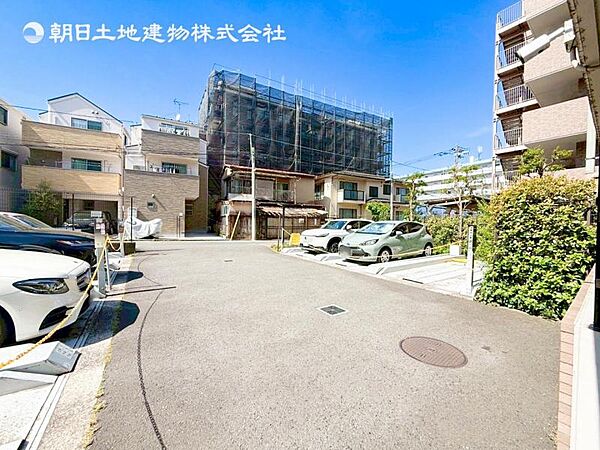 ～共用部の立機械式駐車場～