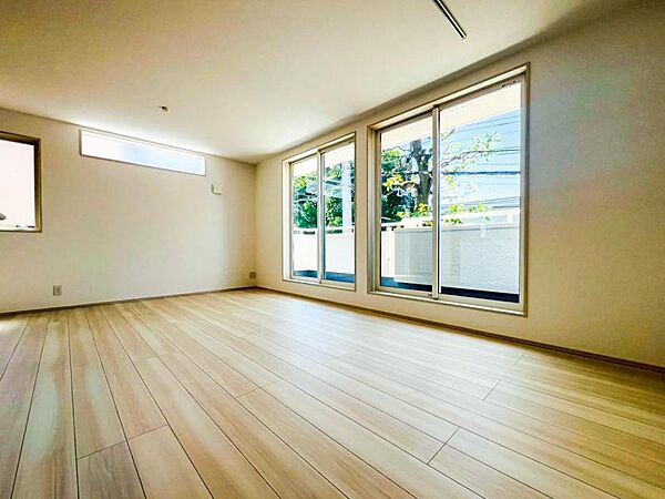【リビング】家族との時間、自分の時間を大切にできる空間はここにあります。ご家族だんらんの時間をどうぞ！