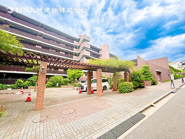 毎日のお散歩も楽しく緑に恵まれた静かな住環境となります！！！伸び伸びスローライフを叶えてくれる物件！自然豊富な季節の移ろいを身近に感じられる環境は空間に彩りを添えておしゃれな住空間を作り上げます！